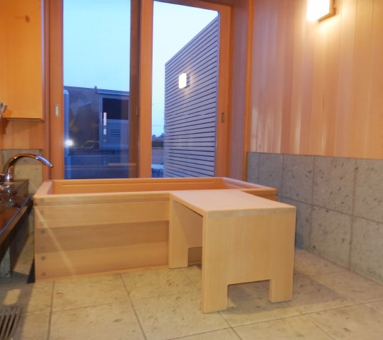 天然青森ヒバの浴槽